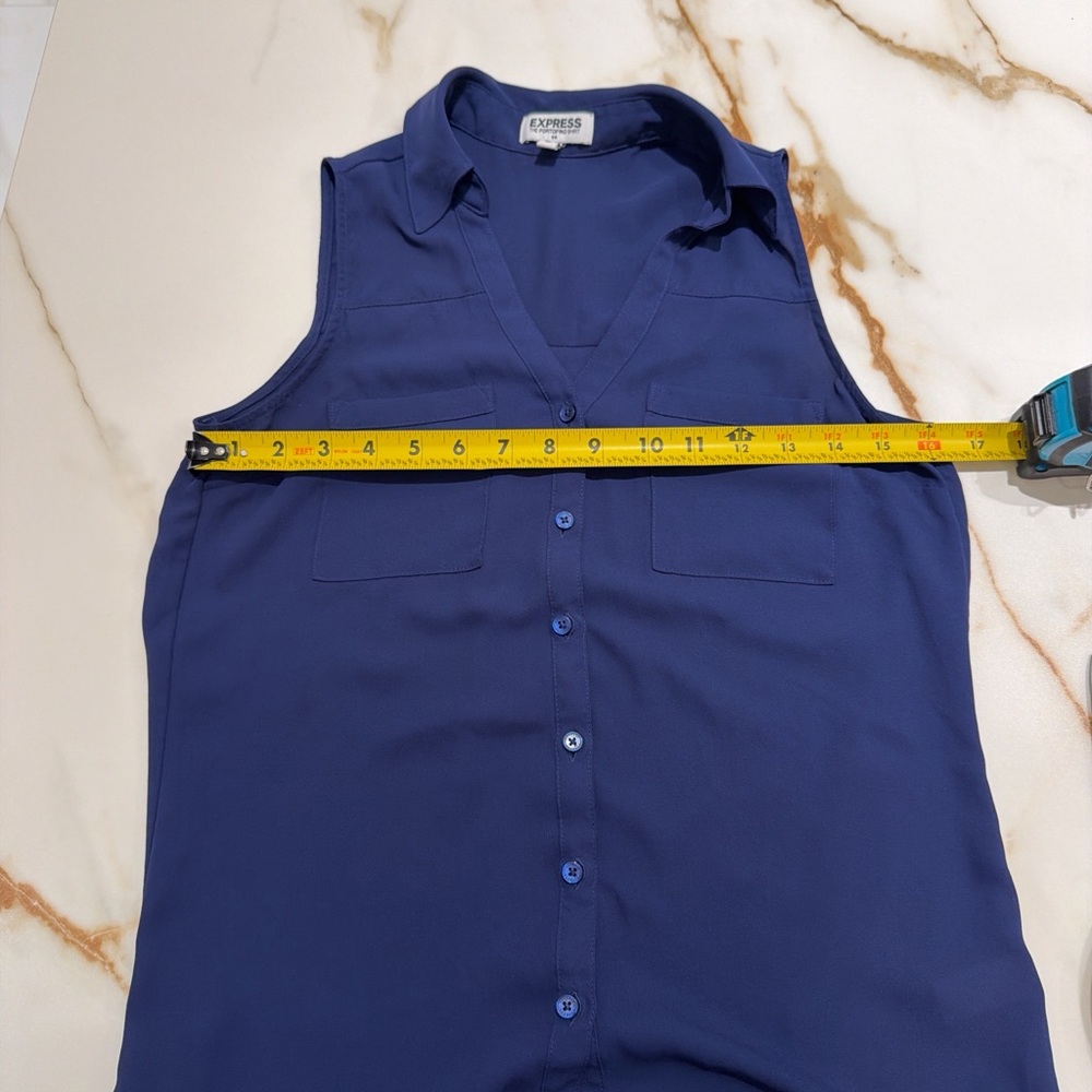 Express Women's Blue Sleeveless Button-Up Top - Picture 6 of 6